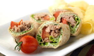 tuna plum tomato and pesto basil wrap 021